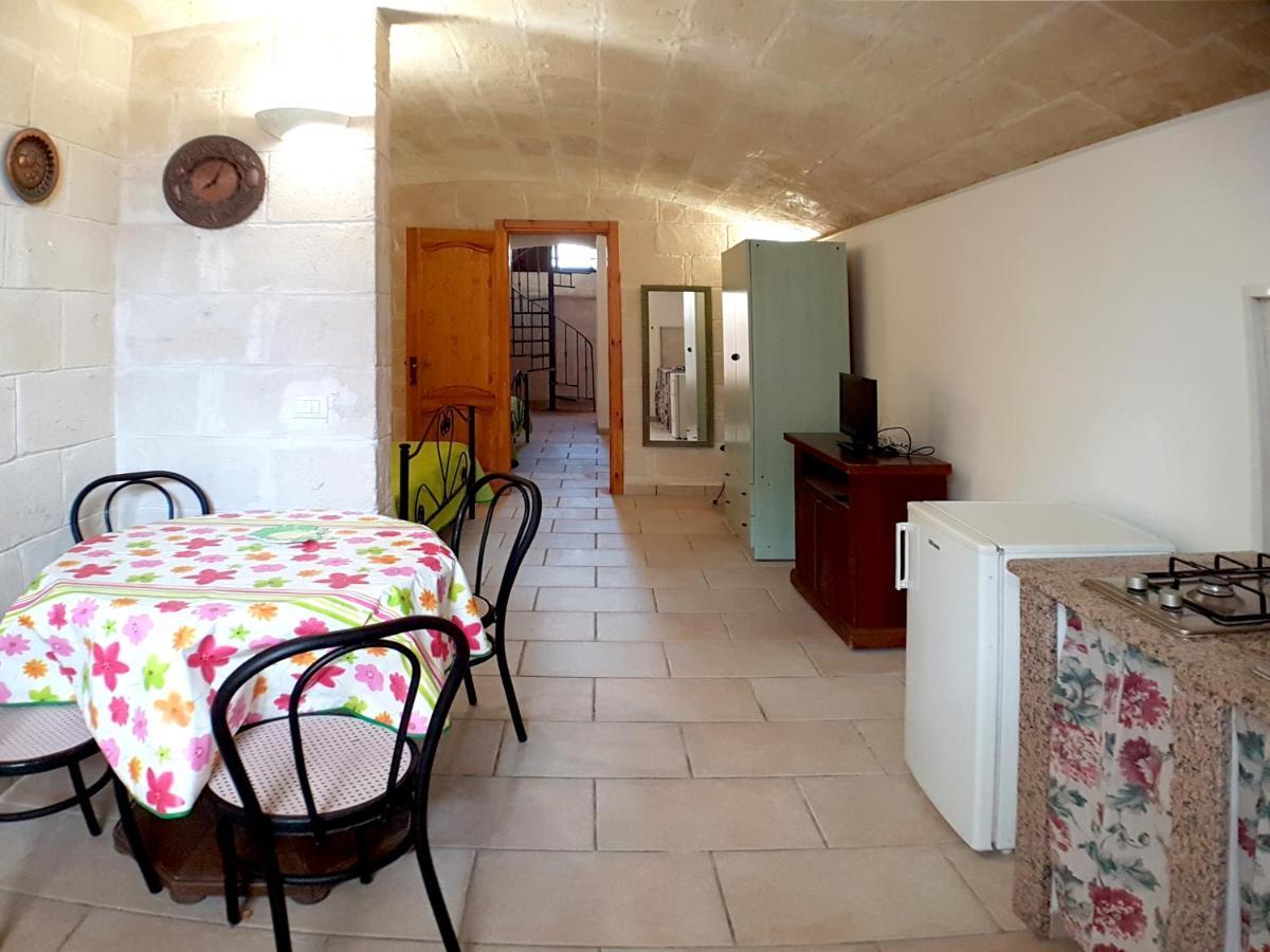 Oikia Vacanze Uggiano la Chiesa Casa Dante Esterno foto