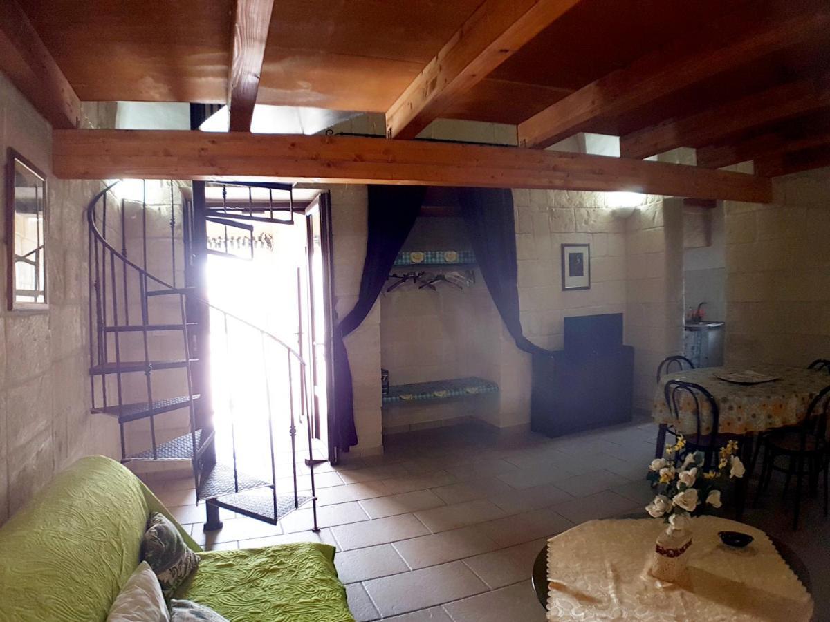 Oikia Vacanze Uggiano la Chiesa Casa Dante Esterno foto